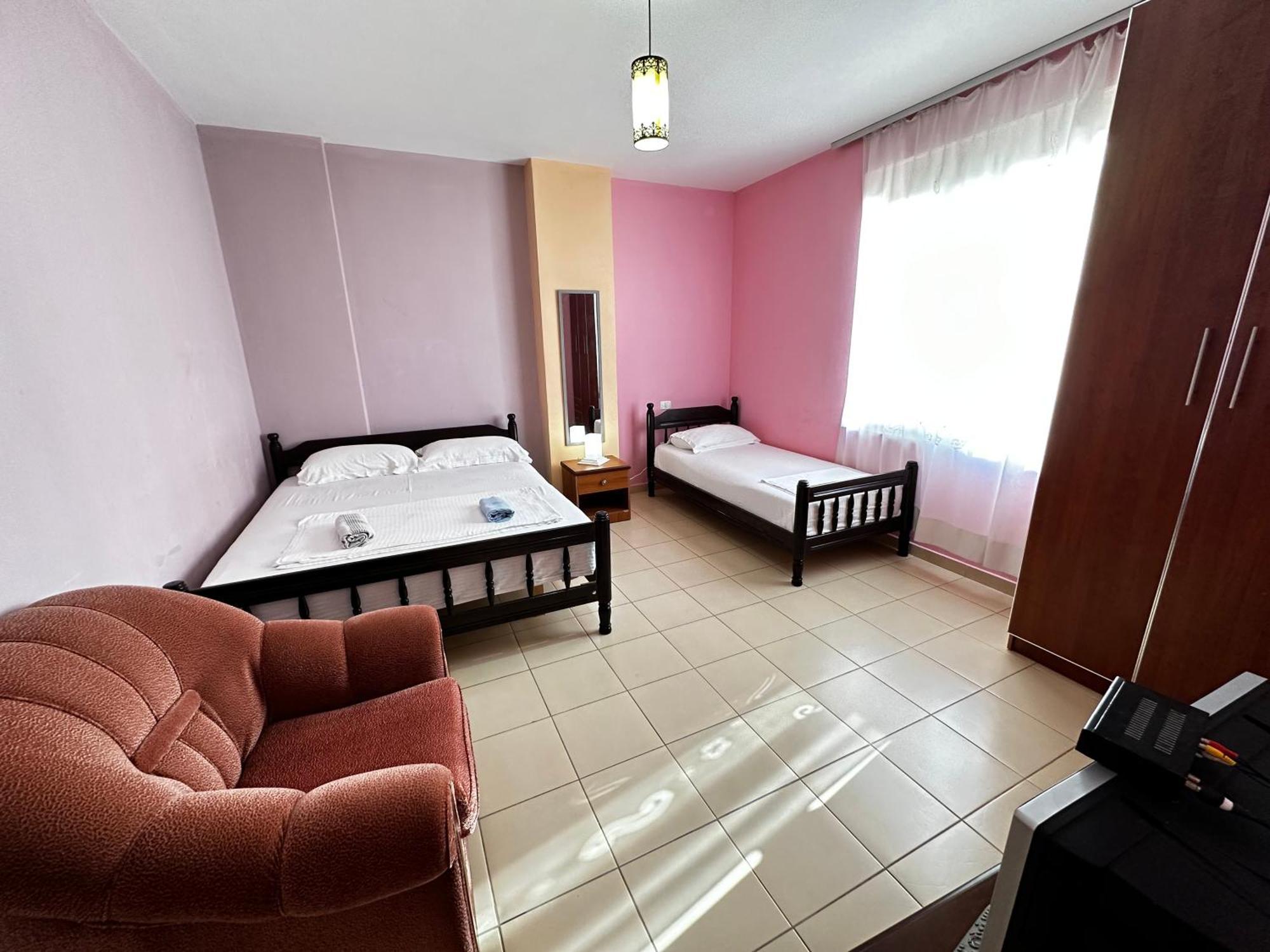 Romance Holiday Garden Inn دراس المظهر الخارجي الصورة
