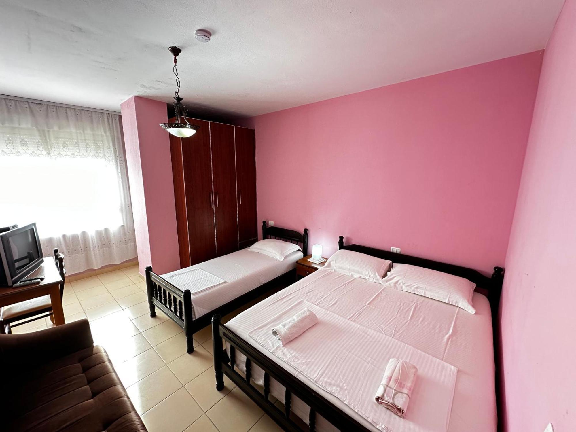 Romance Holiday Garden Inn دراس المظهر الخارجي الصورة